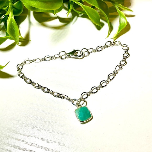 Delicate Artisan Crafted Bracelet with Cushion Cut Amazonite Gemstone Pen… - Picture 1 of 4